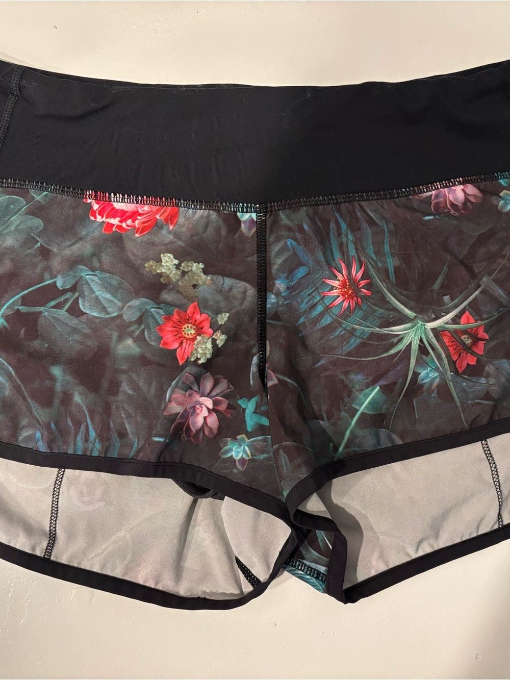 Floral Print Women's Active Shorts - Black Waistband lululemon speed up short